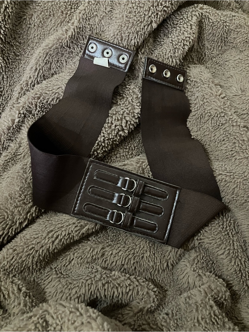 Elastic Wide Cinch Belt - Brown